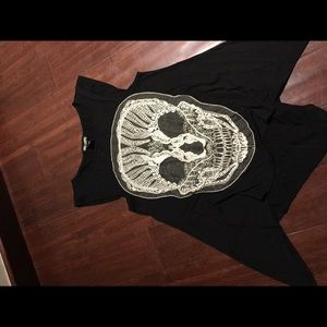 Lace skull t shirt. Good condition.